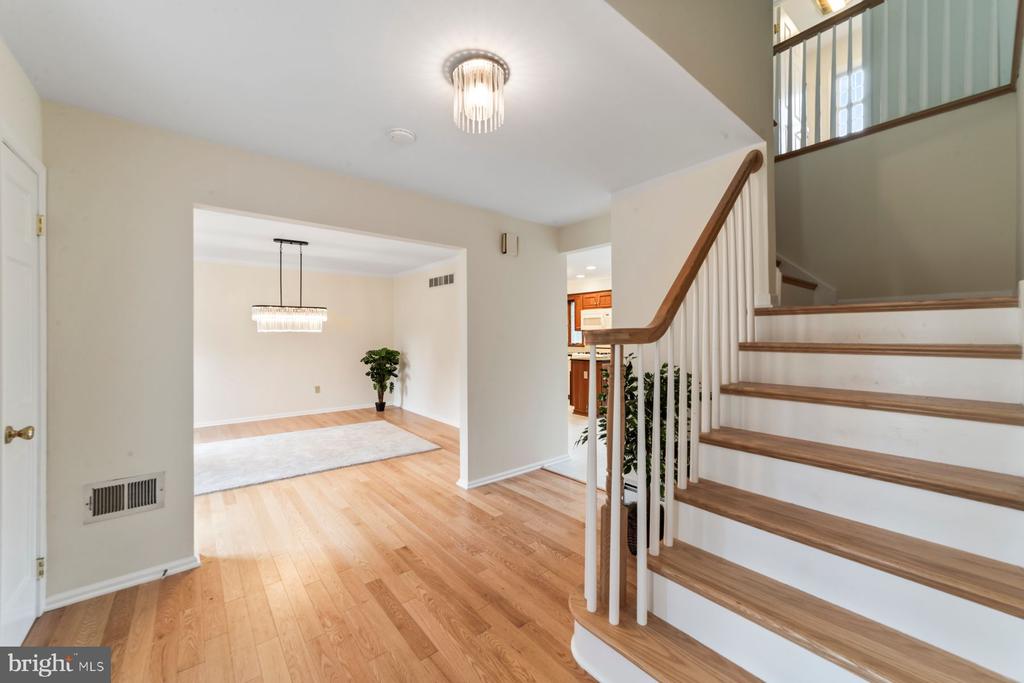 90 Denow Rd