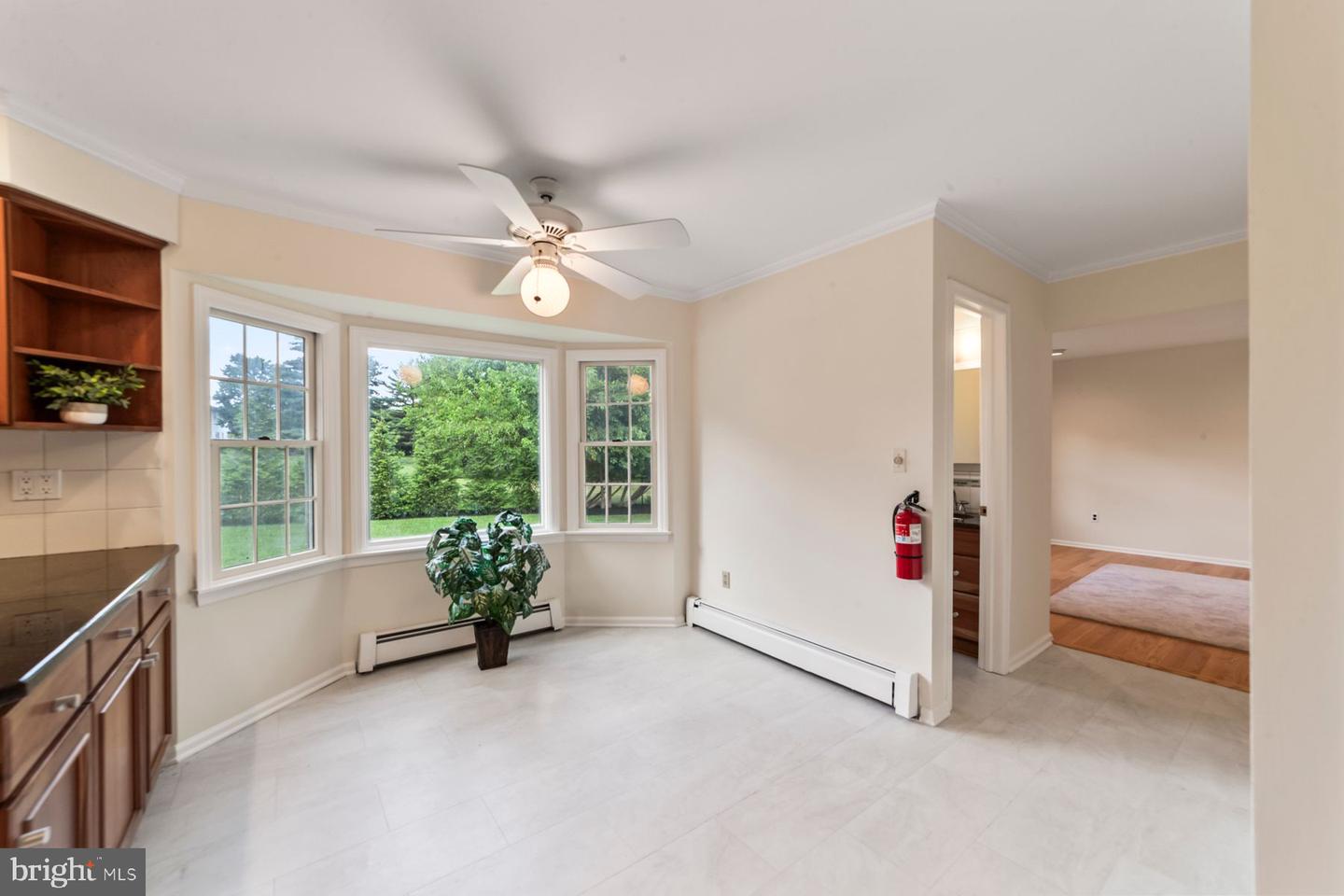 90 Denow Rd