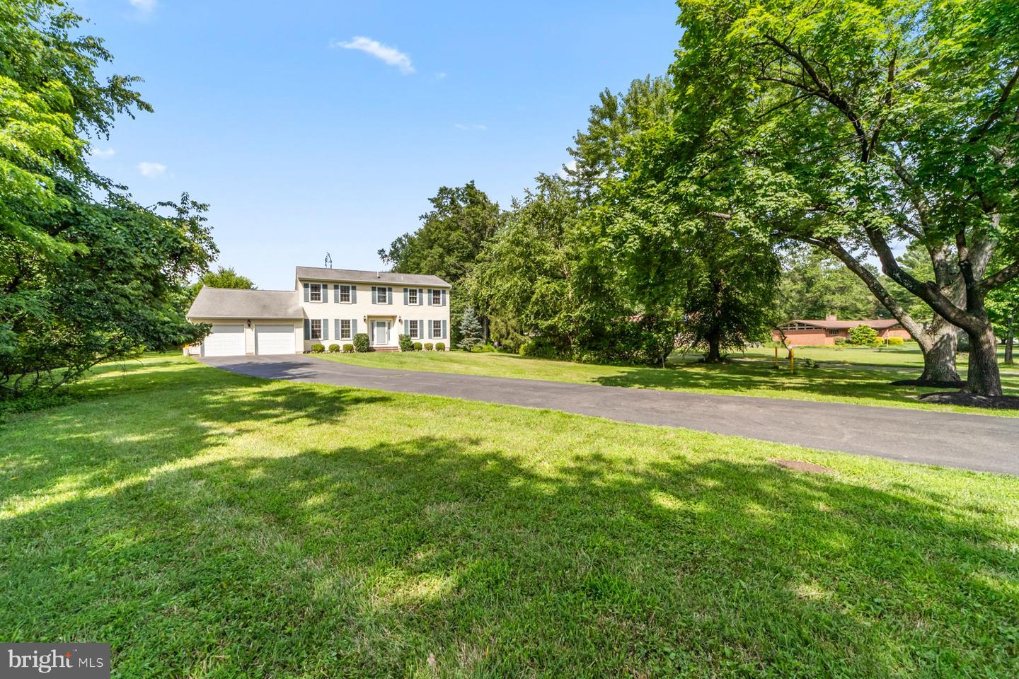 90 Denow Rd