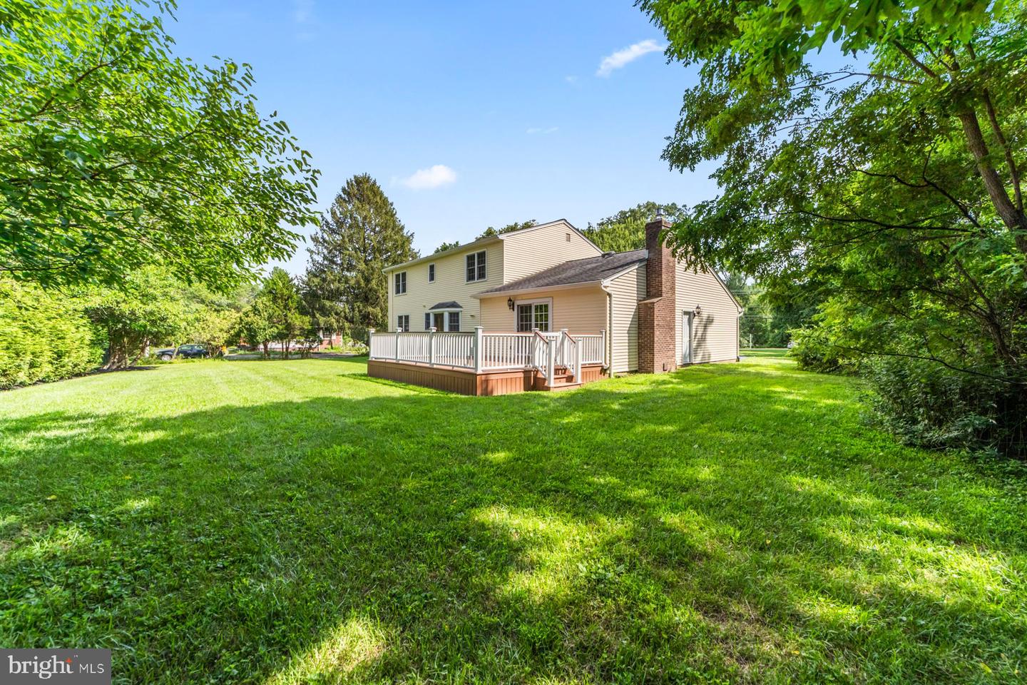 90 Denow Rd