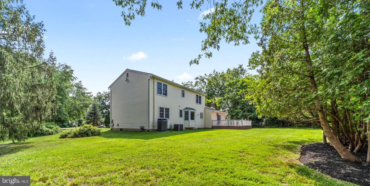 90 Denow Rd