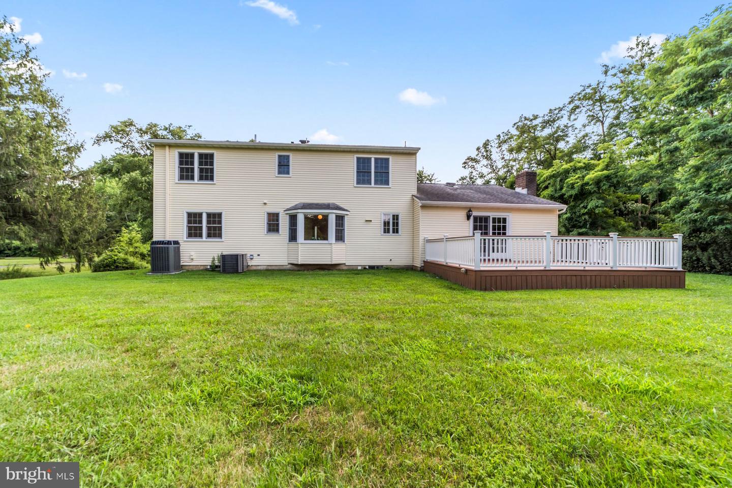 90 Denow Rd
