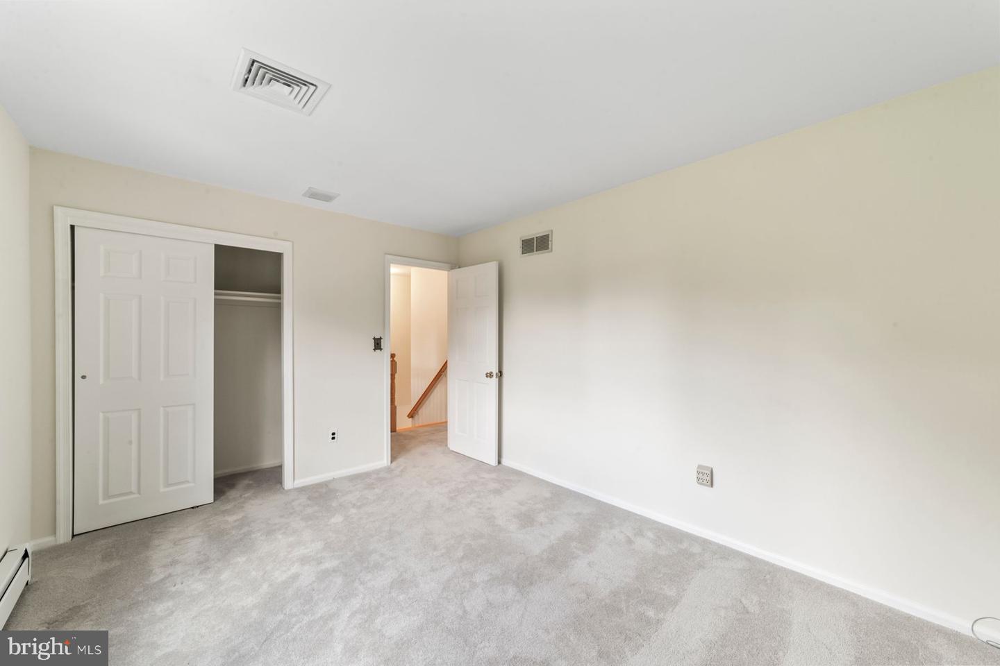 90 Denow Rd