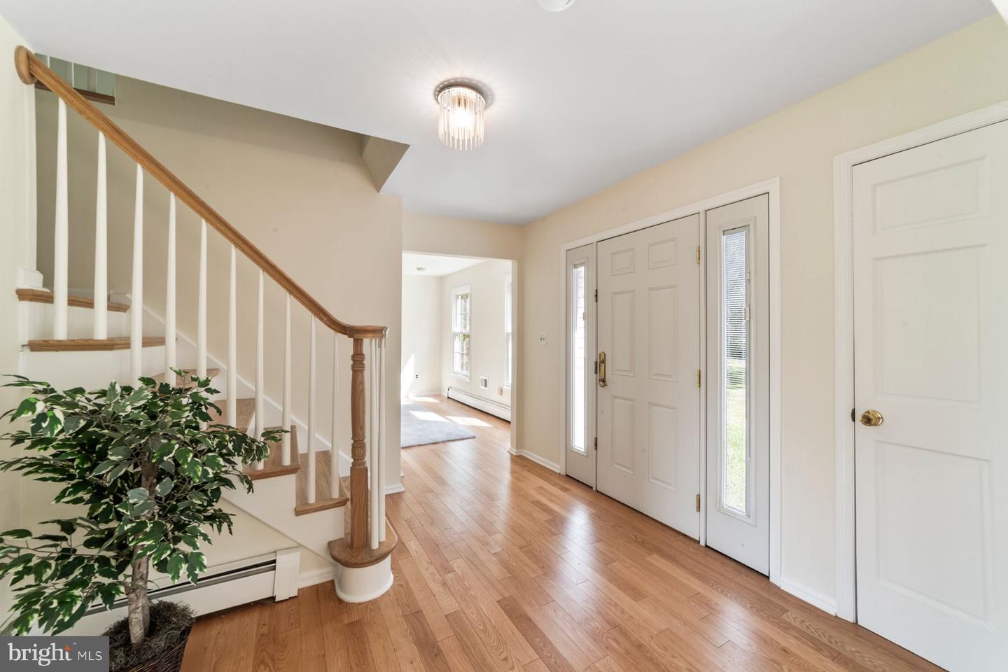 90 Denow Rd