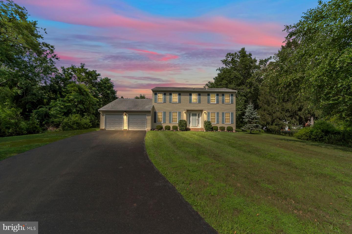 90 Denow Rd
