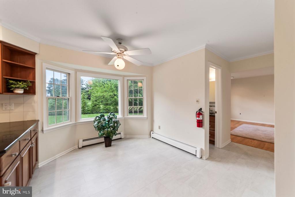 90 Denow Rd