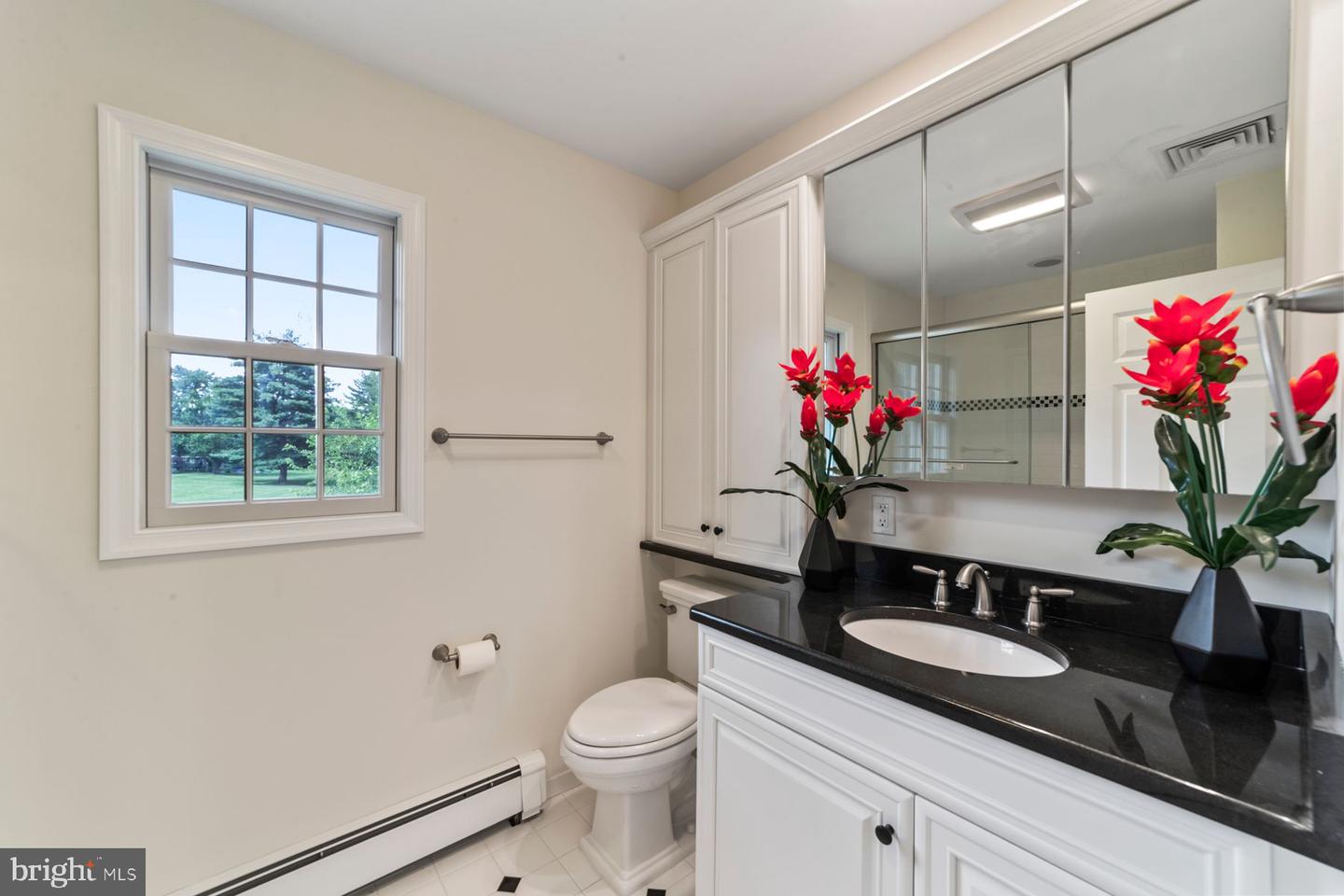 90 Denow Rd