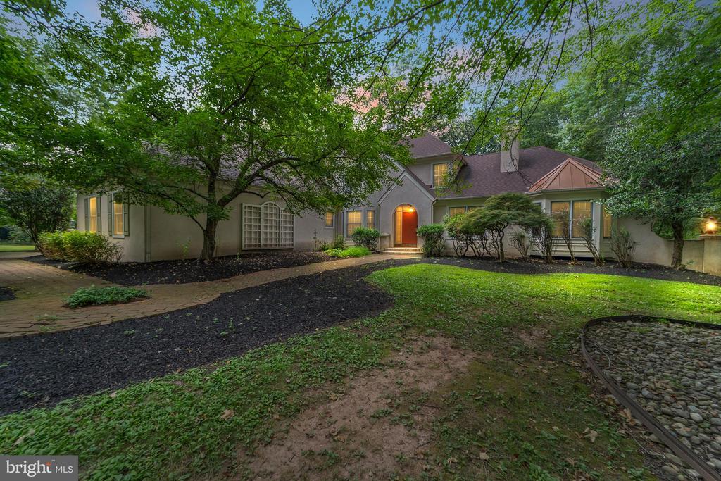 25 TANGLEWOOD DRIVE