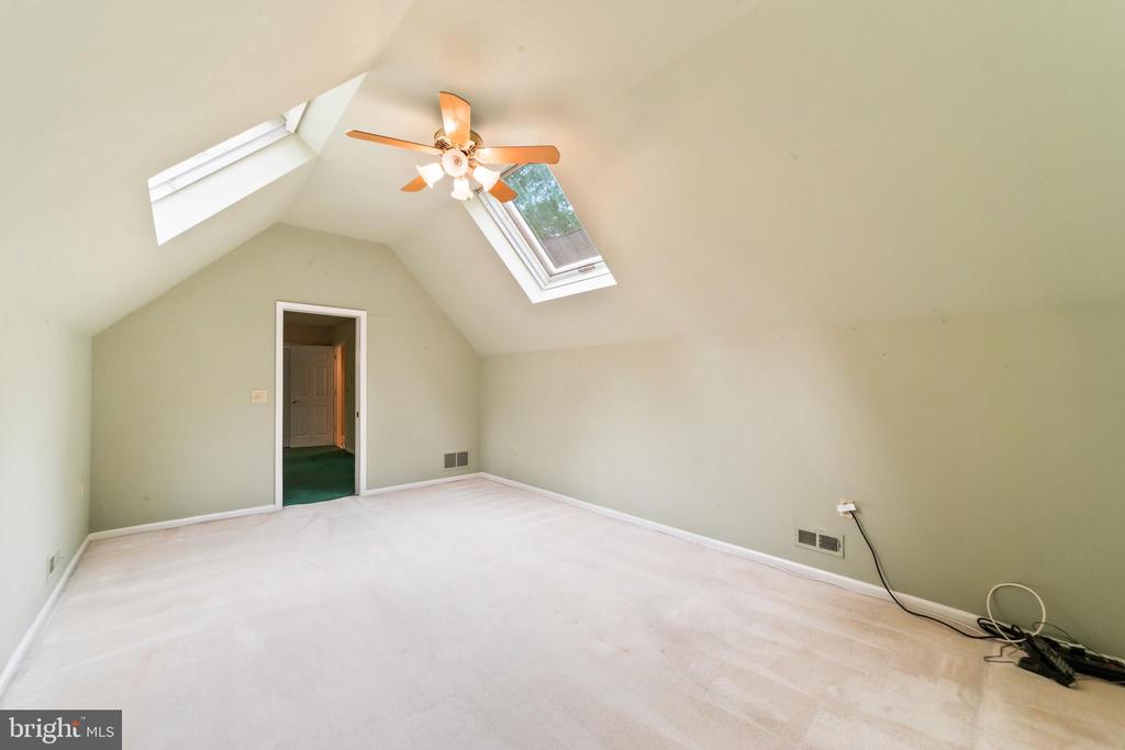 25 TANGLEWOOD DRIVE