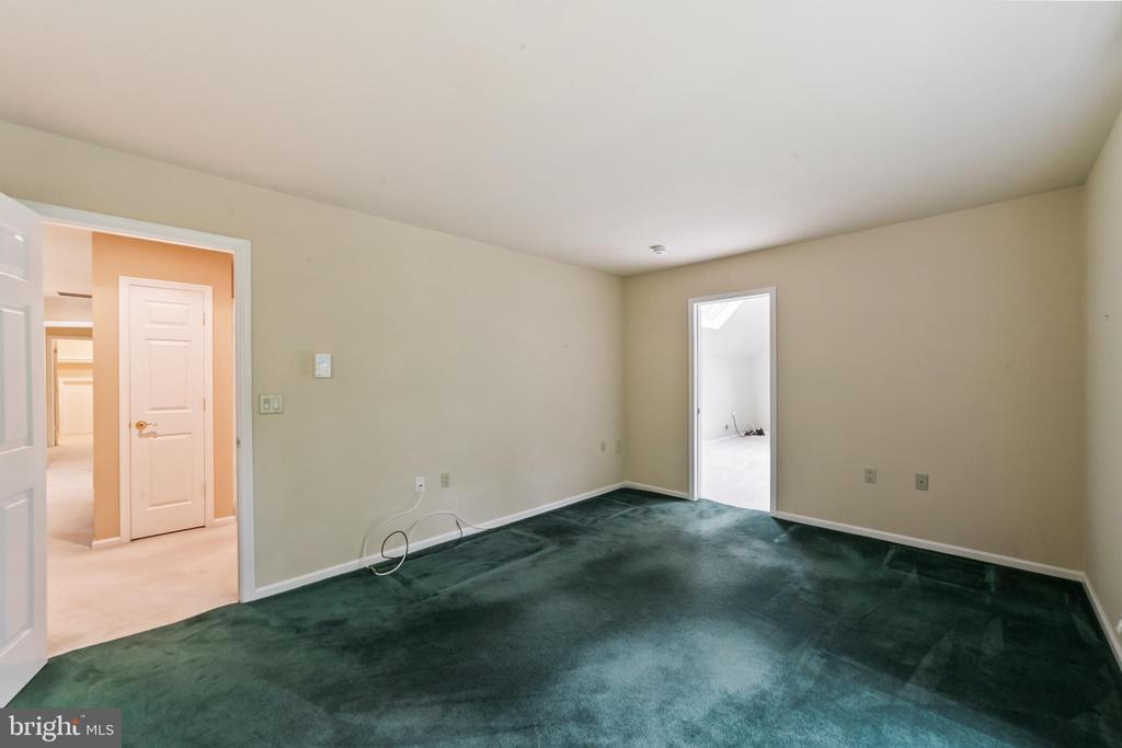 25 TANGLEWOOD DRIVE