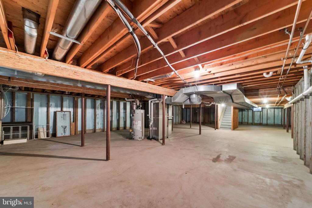 25 TANGLEWOOD DRIVE