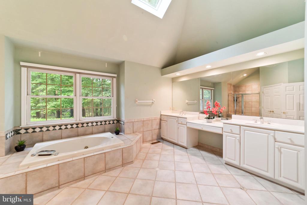 25 TANGLEWOOD DRIVE