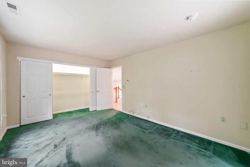 25 TANGLEWOOD DRIVE