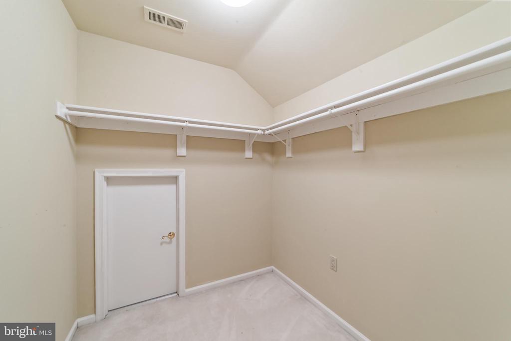 25 TANGLEWOOD DRIVE