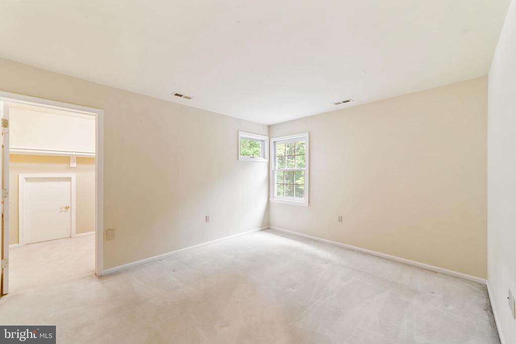 25 TANGLEWOOD DRIVE