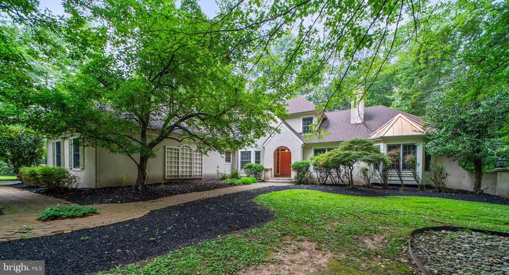 25 TANGLEWOOD DRIVE