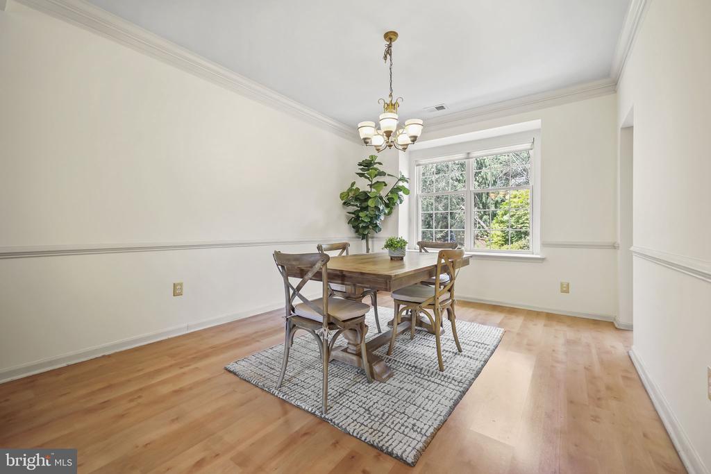 32 QUARRY COURT