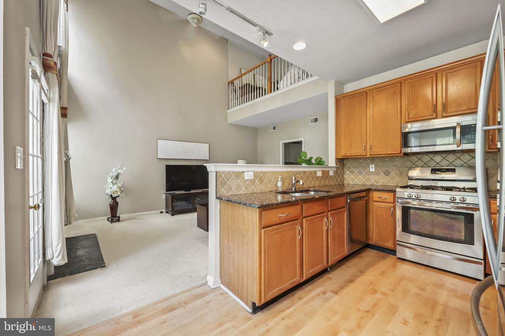 32 QUARRY COURT