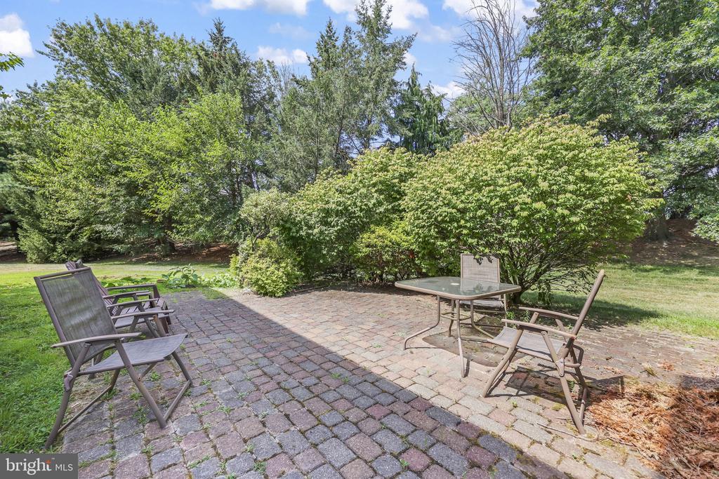 32 QUARRY COURT