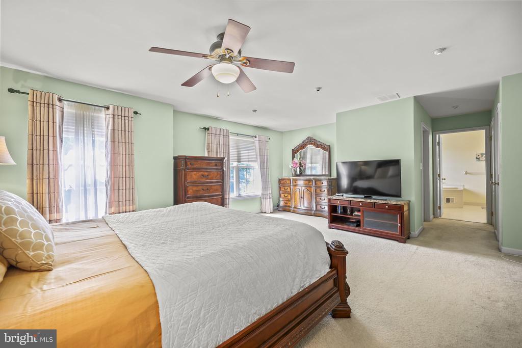 32 QUARRY COURT