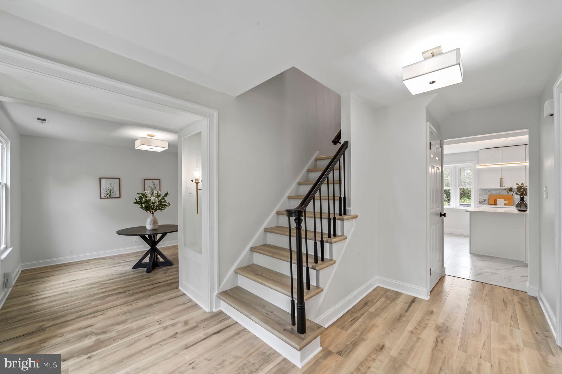 8 KNOX COURT