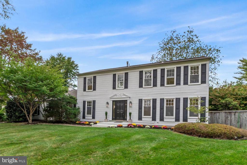 8 KNOX COURT
