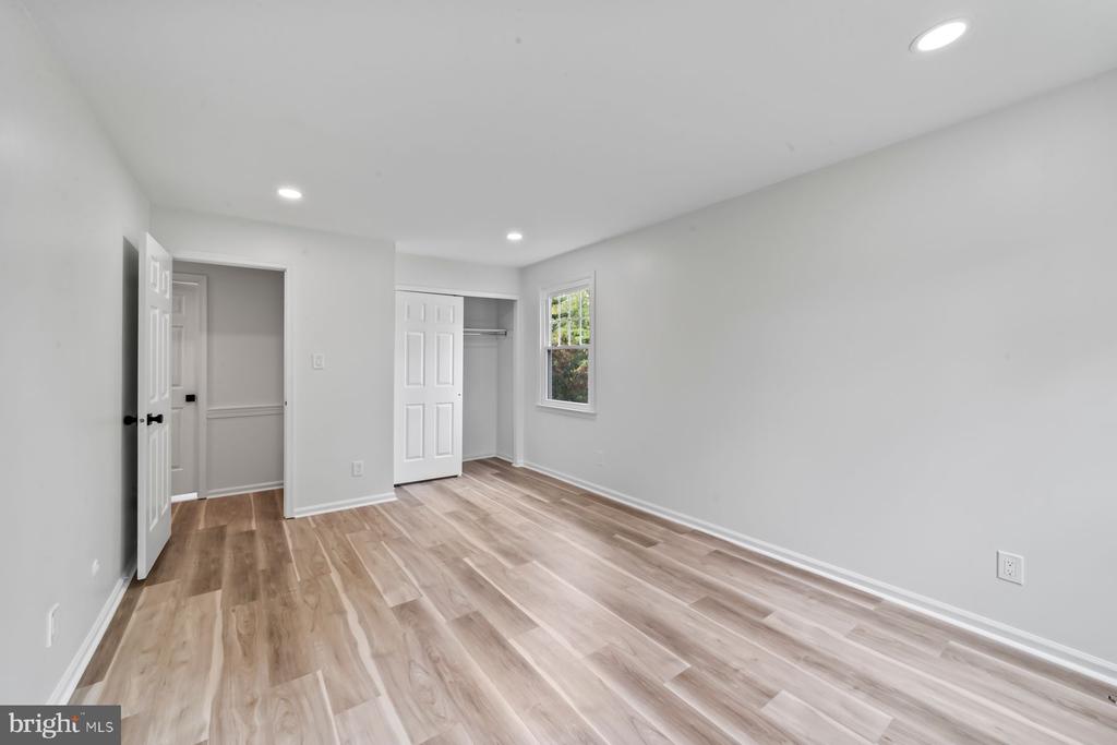 8 KNOX COURT