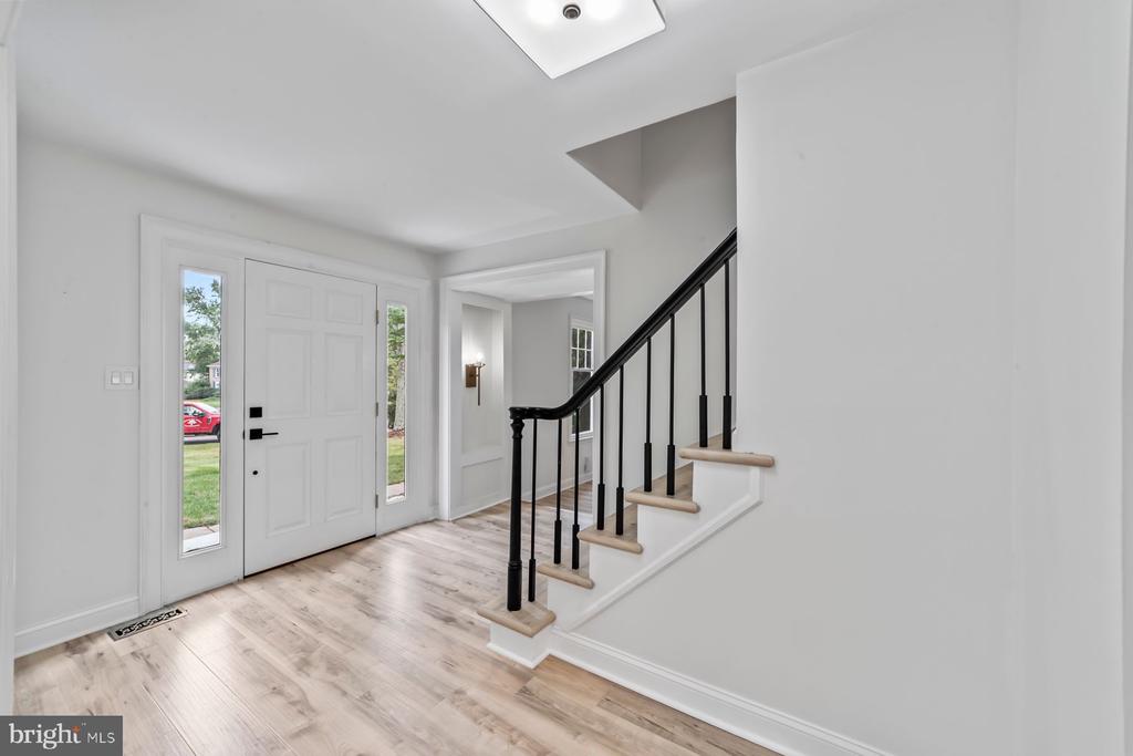 8 KNOX COURT