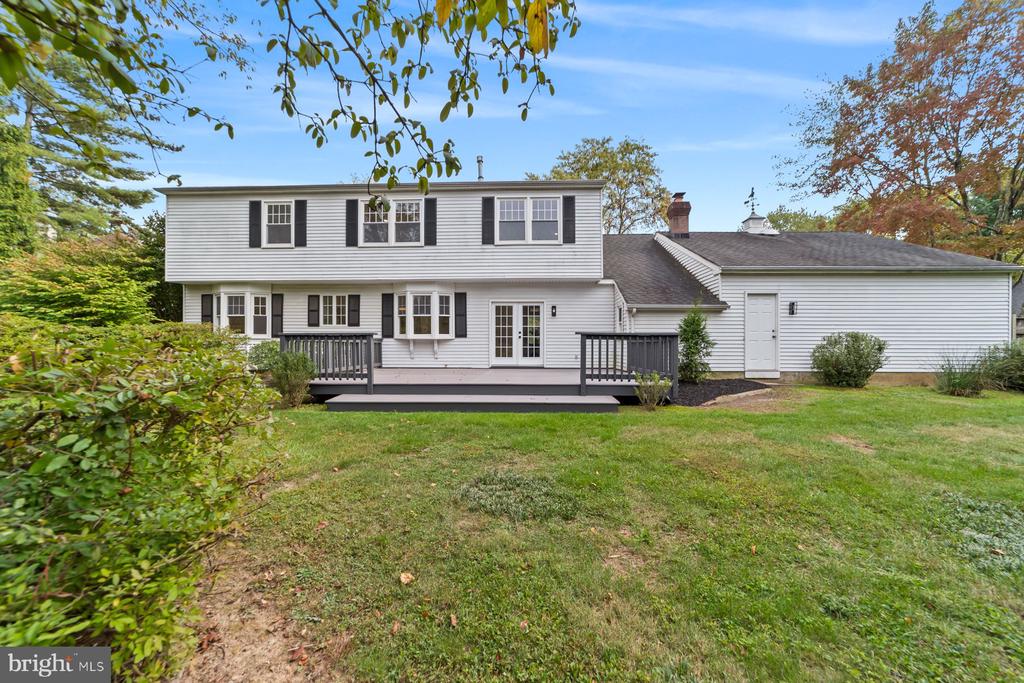 8 KNOX COURT
