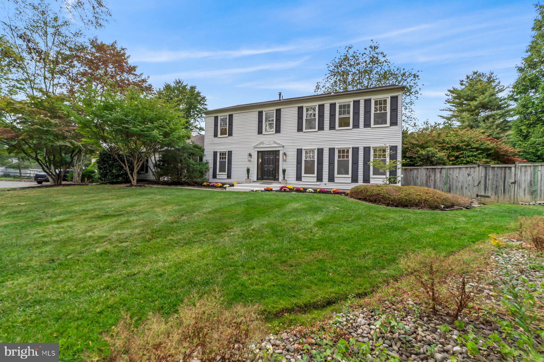 8 KNOX COURT