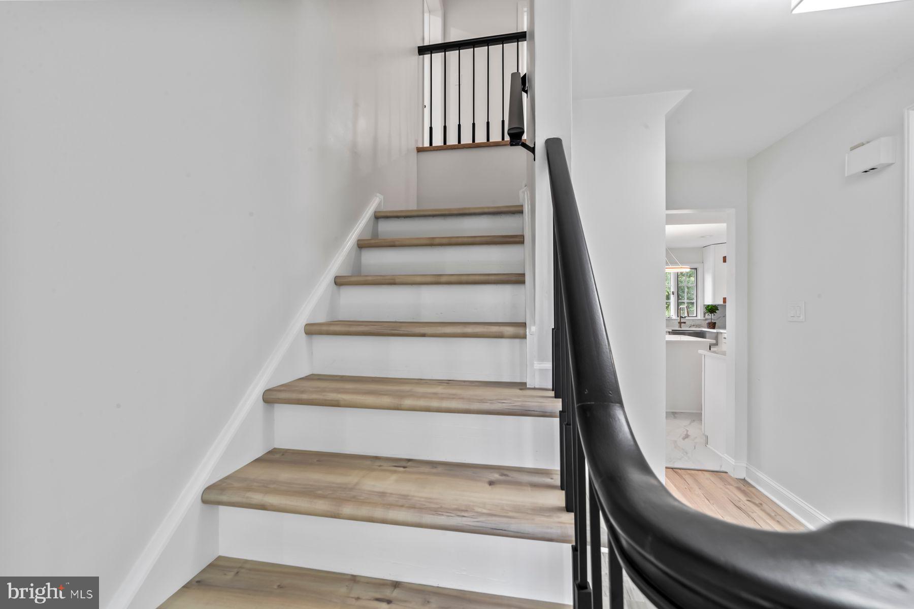 8 KNOX COURT