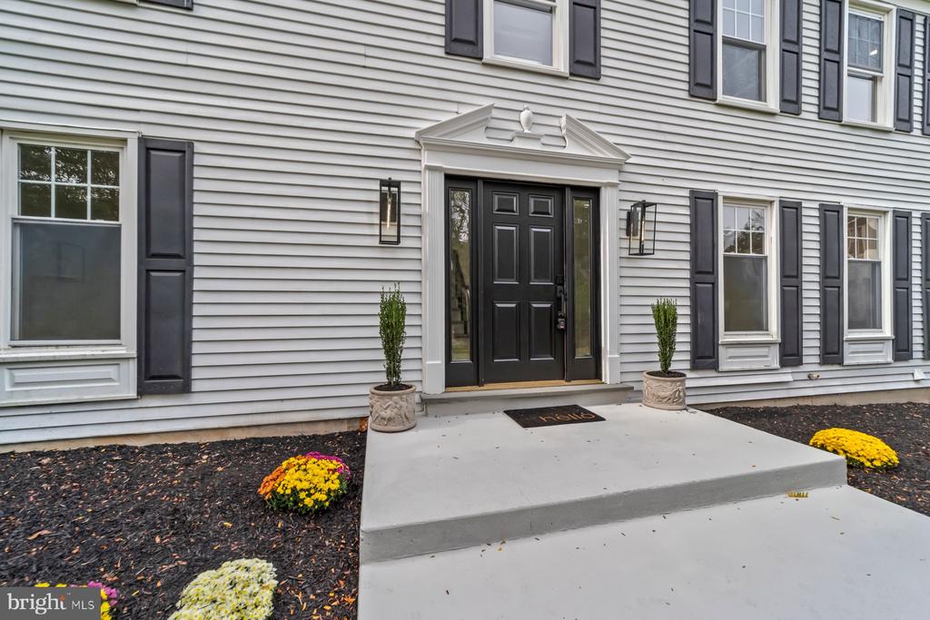 8 KNOX COURT