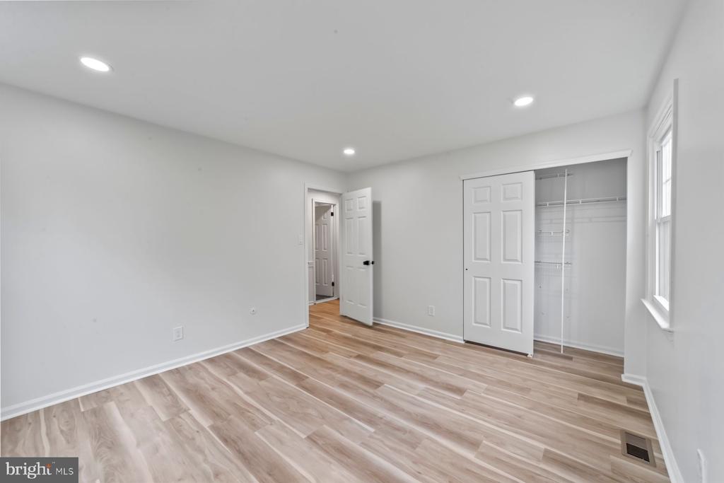 8 KNOX COURT