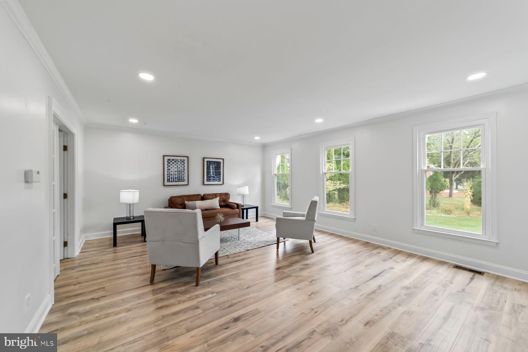 8 KNOX COURT