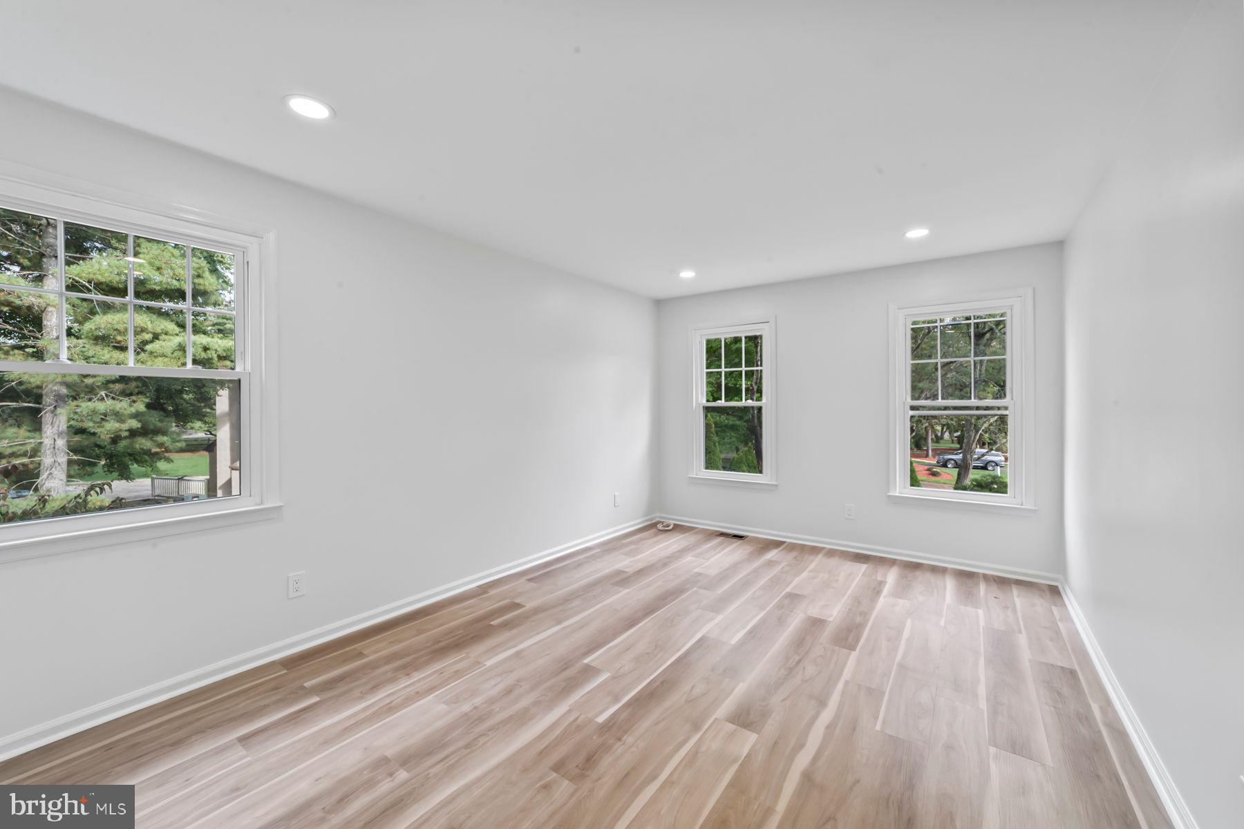 8 KNOX COURT