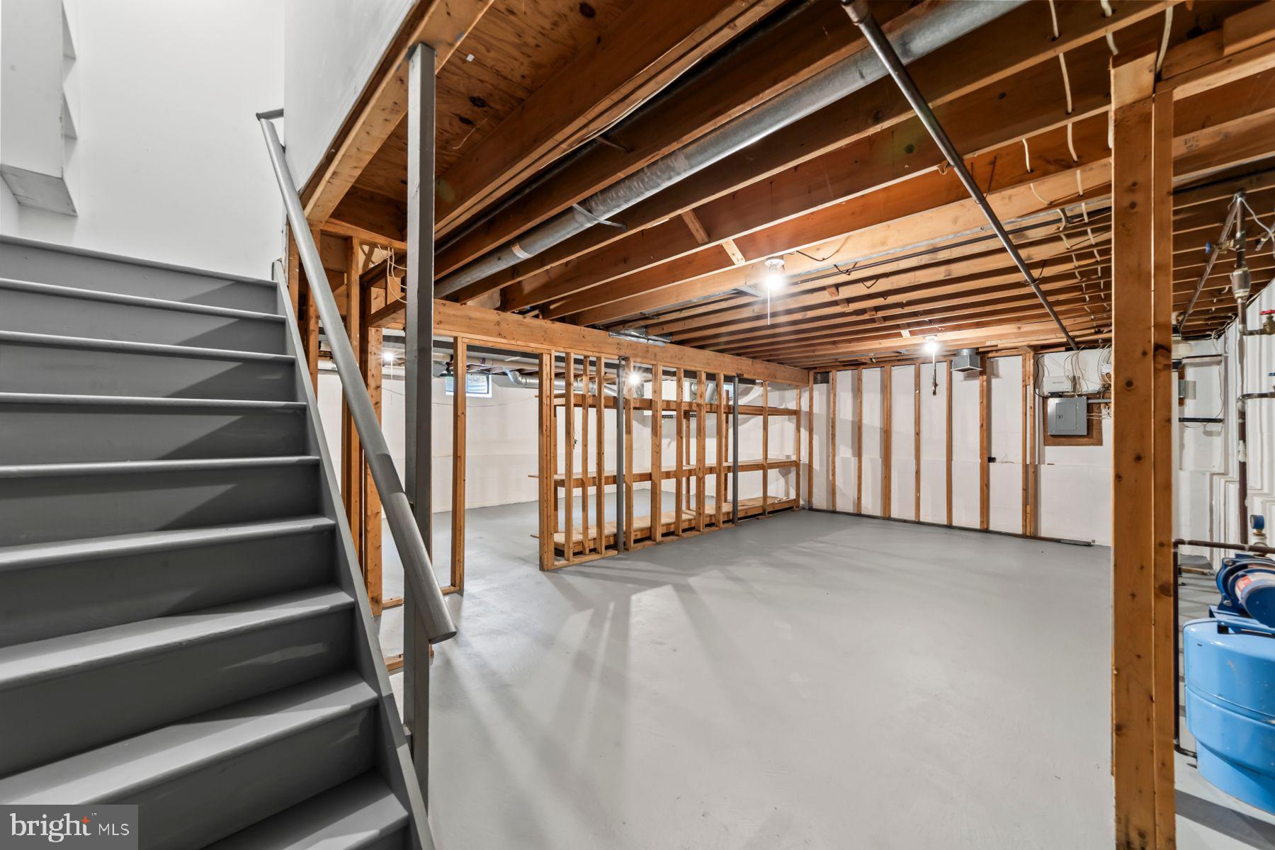 8 KNOX COURT