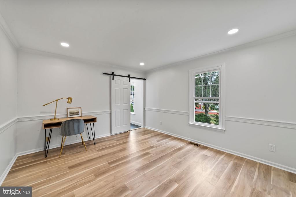 8 KNOX COURT