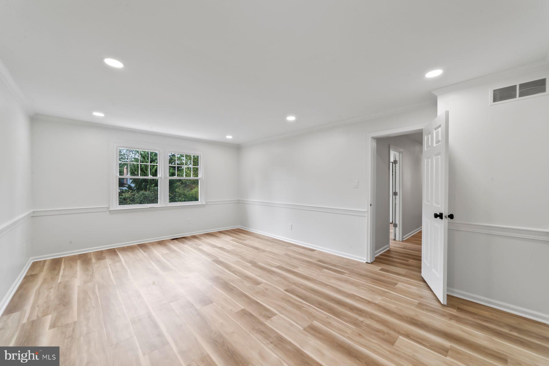 8 KNOX COURT