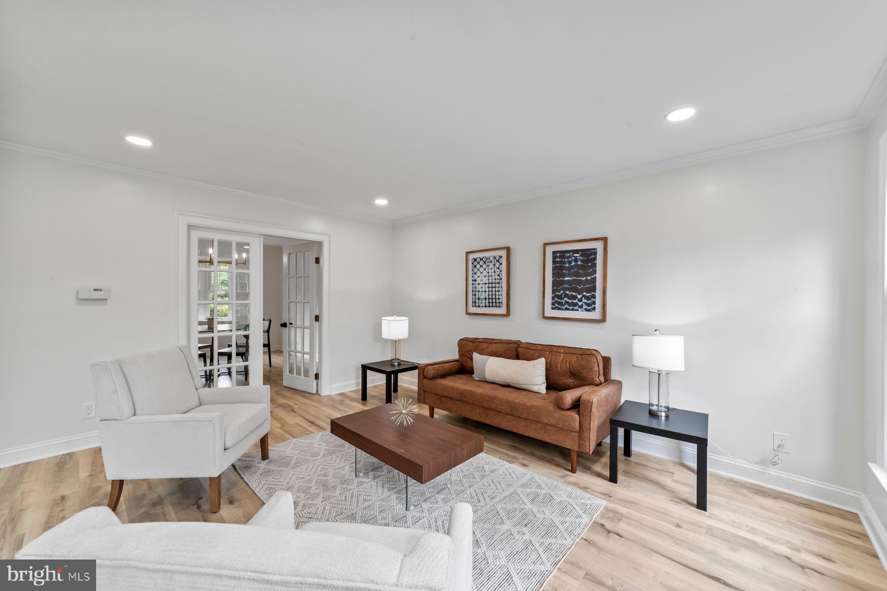 8 KNOX COURT