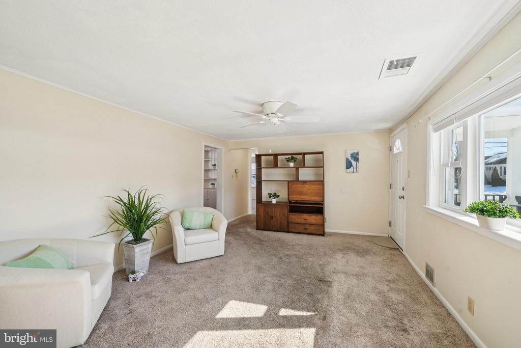 201 LILLIAN AVENUE