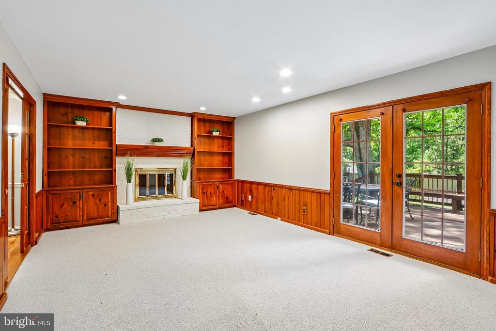 25 ANDREW DR
