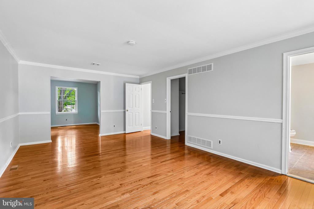 25 ANDREW DR