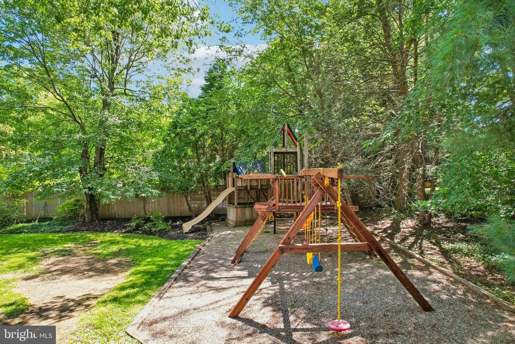 25 ANDREW DR