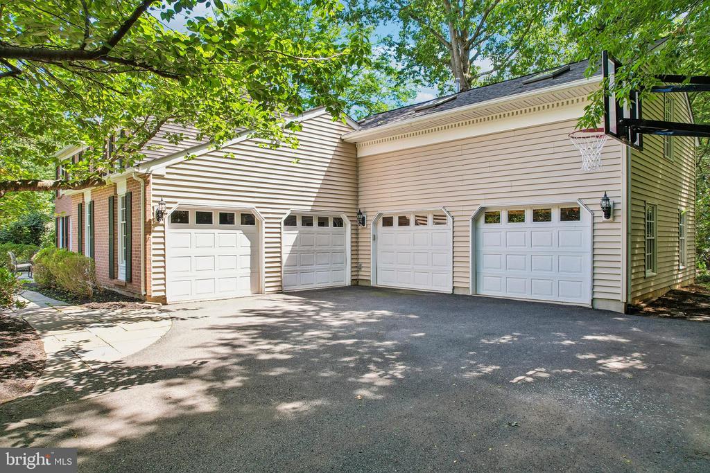 25 ANDREW DR