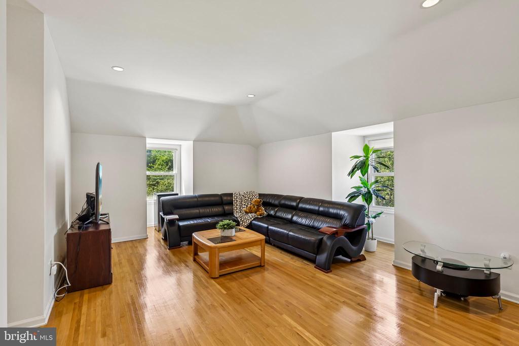 1 DORCHESTER COURT