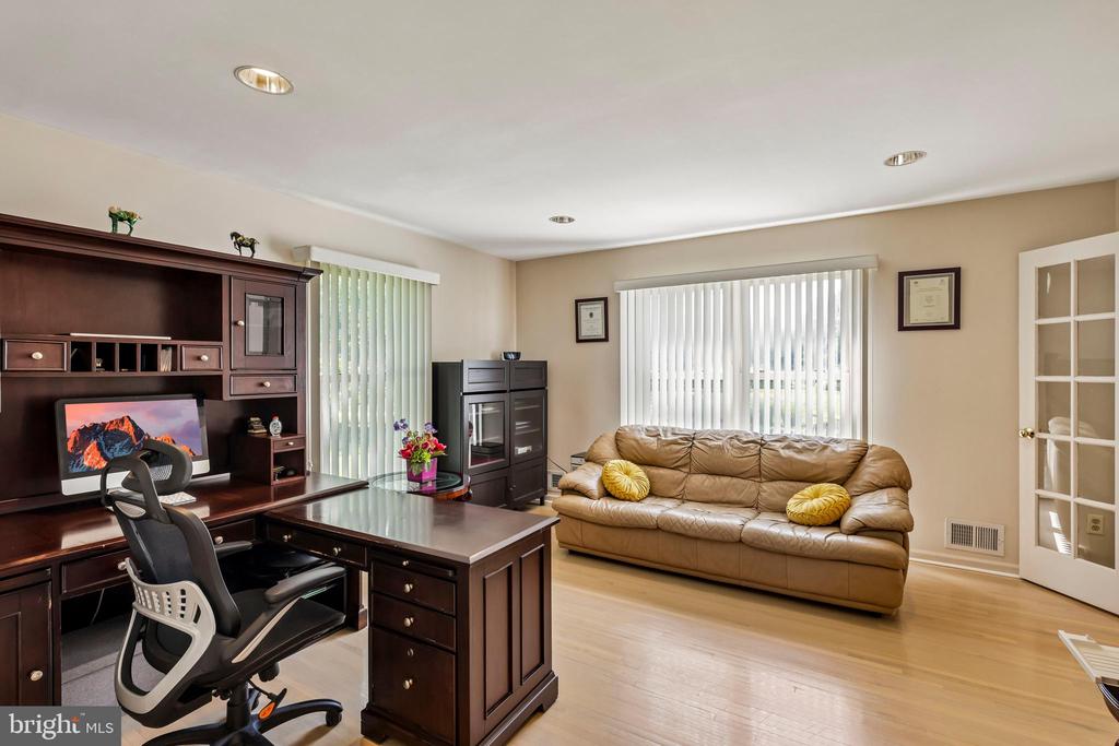 1 DORCHESTER COURT