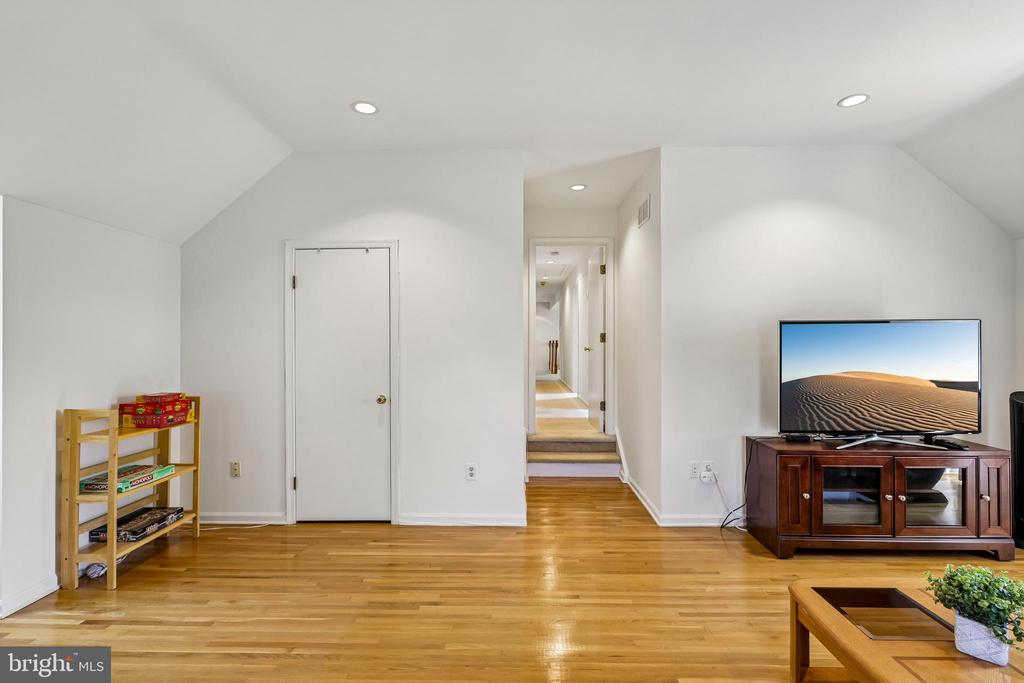 1 DORCHESTER COURT