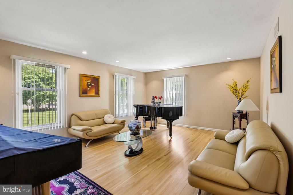 1 DORCHESTER COURT