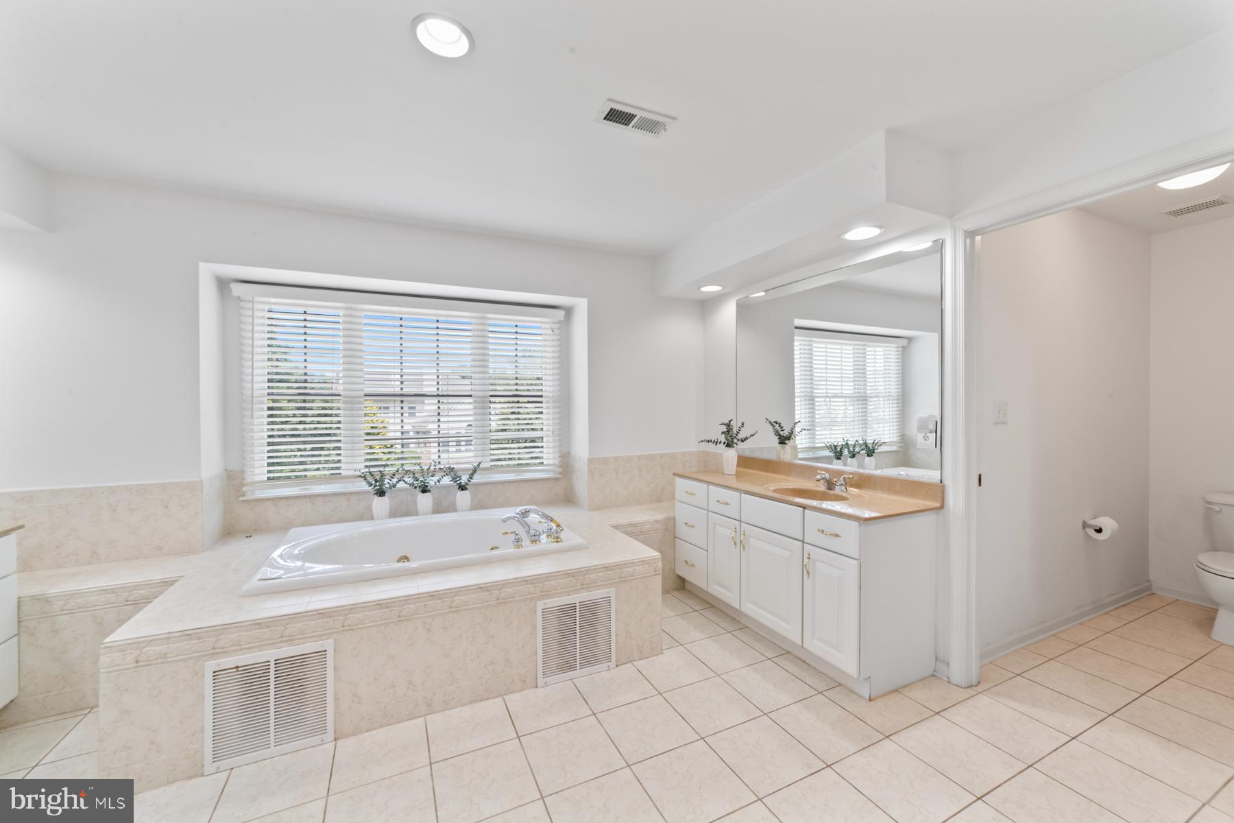 26 Woodland Dr