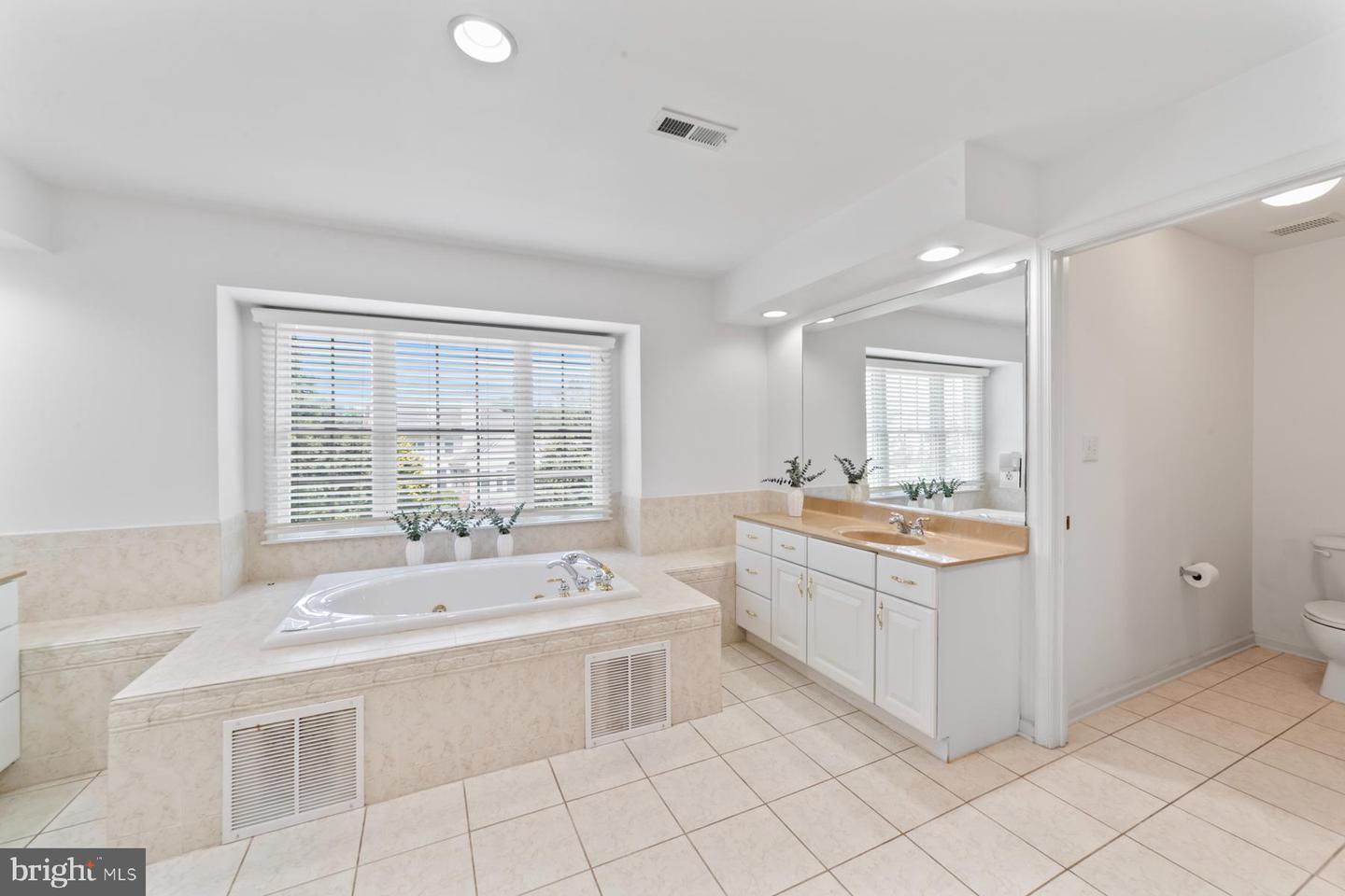 26 Woodland Dr